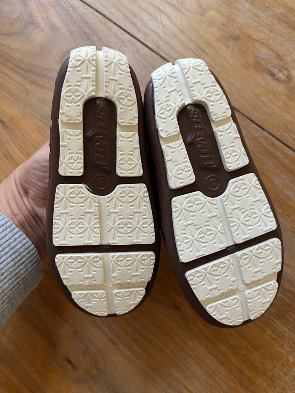 NWOT Floafers Kids in Driftwood Brown/Coconut Prodigy - Picture 6 of 6